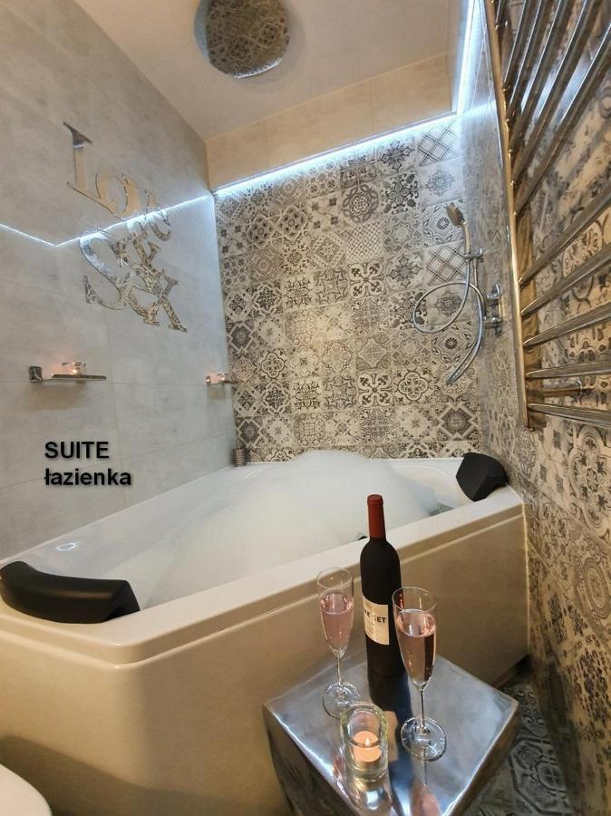 Apartamenty Centrum Z Wanna Dwuosobowa Piotrkow Trybunalski Exterior photo