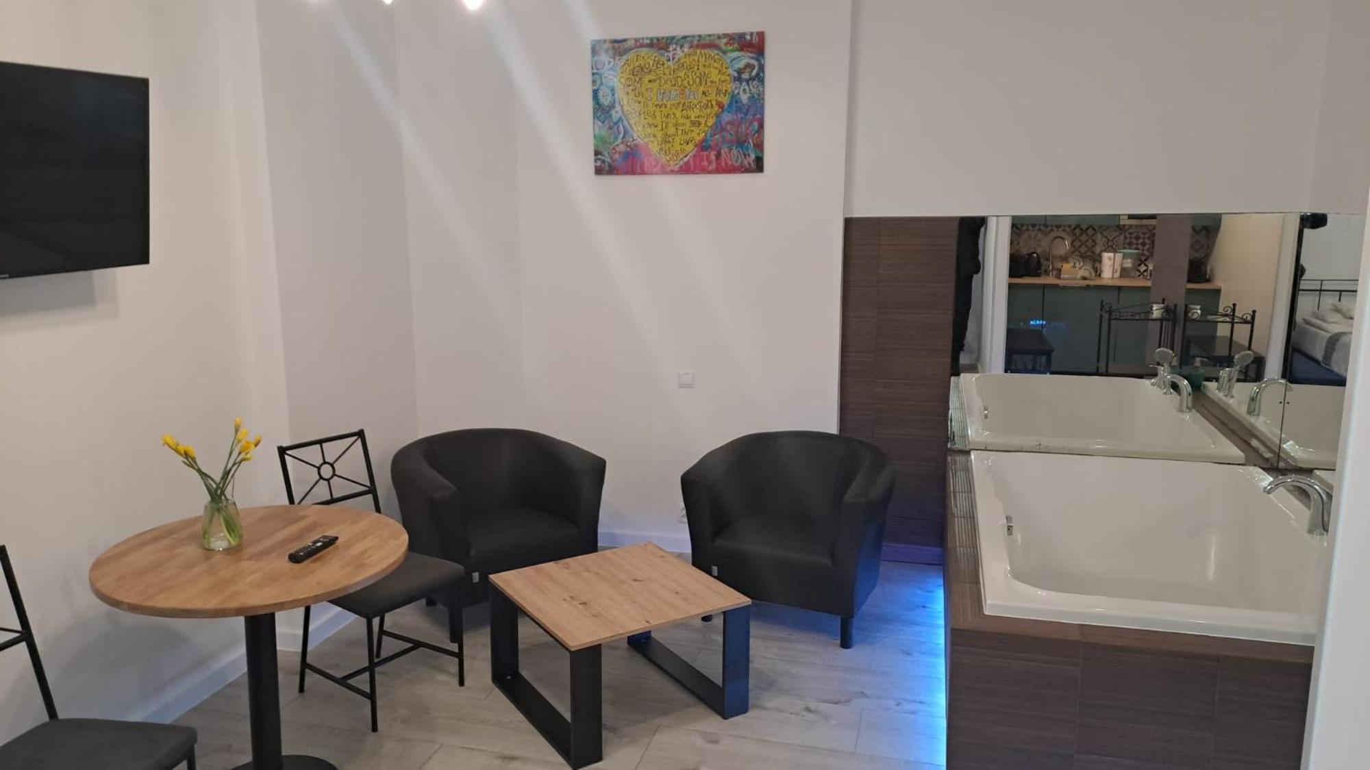 Apartamenty Centrum Z Wanna Dwuosobowa Piotrkow Trybunalski Exterior photo